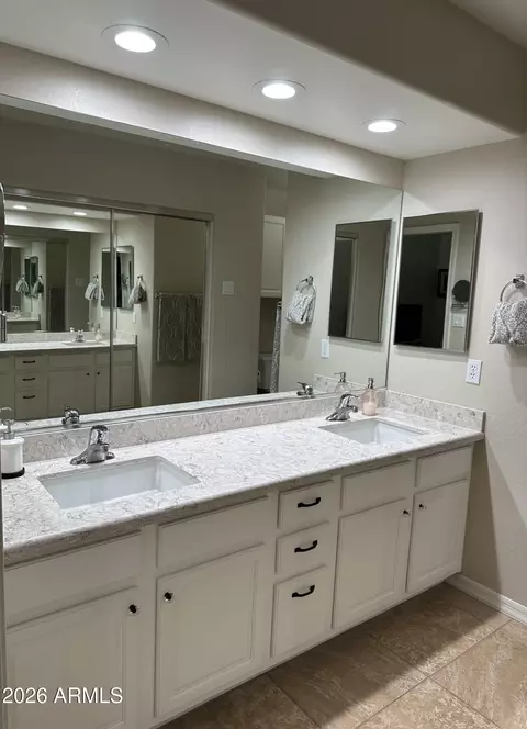 Bath - 4202 E Broadway Rd #17, Mesa, AZ 85206 photo 3 of 4