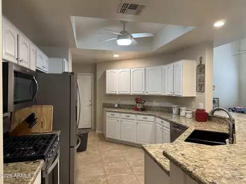 Kitchen - 4202 E Broadway Rd #17, Mesa, AZ 85206 photo 3 of 4