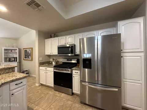 Kitchen - 4202 E Broadway Rd #17, Mesa, AZ 85206 photo 2 of 4