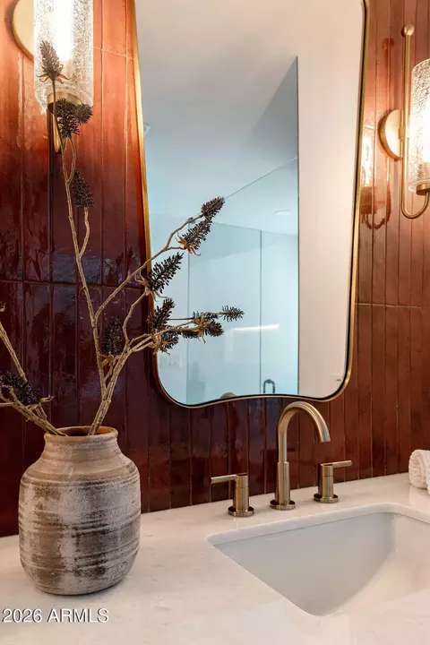 Bath - 4534 N 30th Pl, Phoenix, AZ 85016 photo 2 of 10