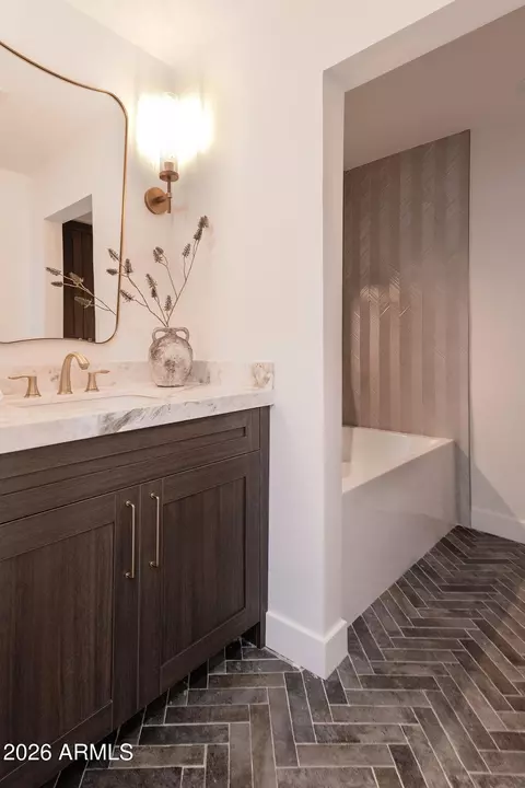 Bath - 4534 N 30th Pl, Phoenix, AZ 85016 photo 4 of 10
