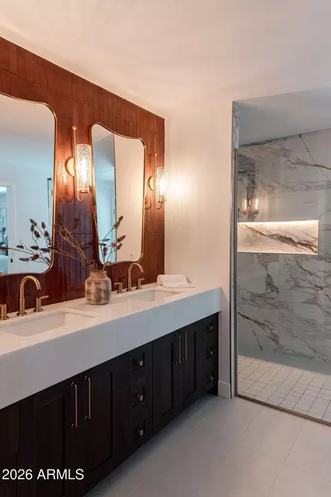 Bath - 4534 N 30th Pl, Phoenix, AZ 85016 photo 1 of 10