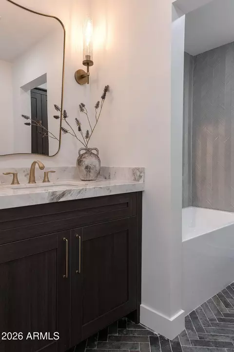 Bath - 4534 N 30th Pl, Phoenix, AZ 85016 photo 5 of 10