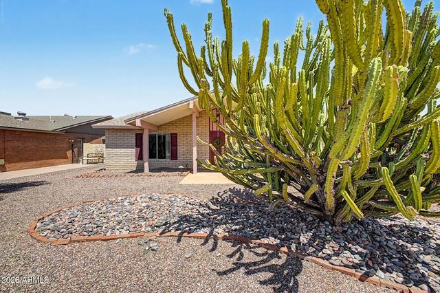 12011 S Tomi Dr, Phoenix, AZ 85044