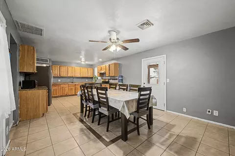 Dining - 2909 W Aster Dr, Phoenix, AZ 85029 photo 2 of 2