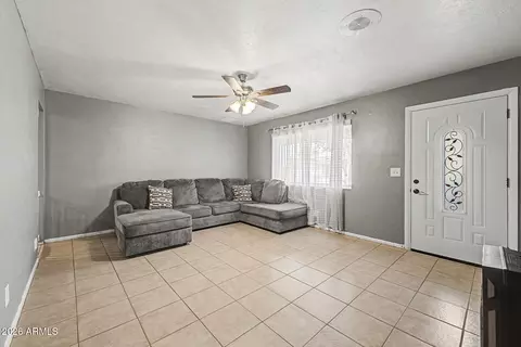 Living - 2909 W Aster Dr, Phoenix, AZ 85029 photo 1 of 2