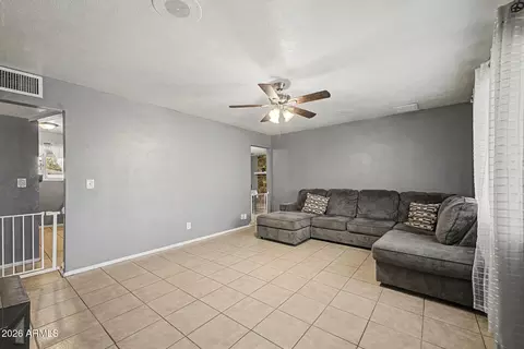 Living - 2909 W Aster Dr, Phoenix, AZ 85029 photo 2 of 2