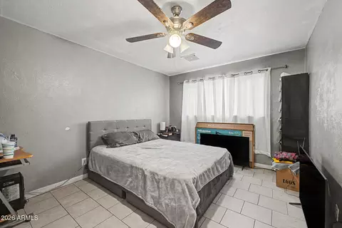 Bedroom - 2909 W Aster Dr, Phoenix, AZ 85029 photo 2 of 7