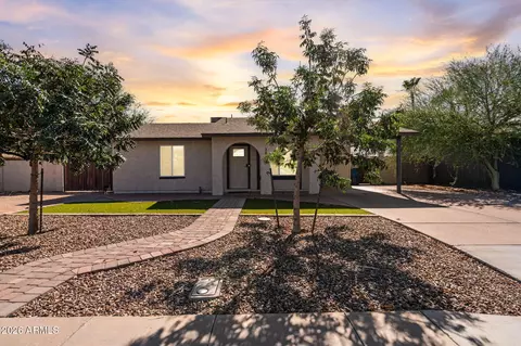 2802 N Pennington Dr, Chandler, AZ 85224