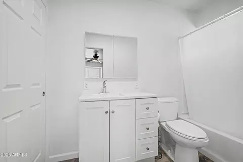 Bath - 3832 E Dewberry Ave, Mesa, AZ 85206 photo 7 of 9