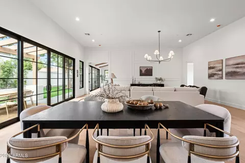 Dining - 3802 E Campbell Ave, Phoenix, AZ 85018 photo 3 of 3