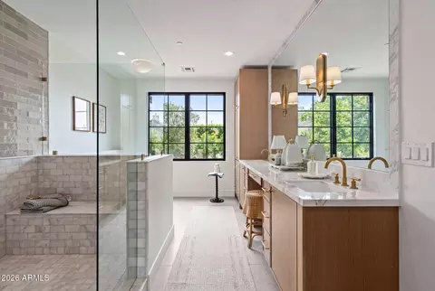 Bath - 3802 E Campbell Ave, Phoenix, AZ 85018 photo 1 of 6