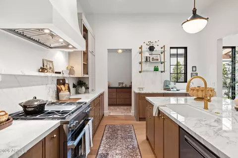 Kitchen - 3802 E Campbell Ave, Phoenix, AZ 85018 photo 6 of 6
