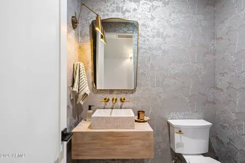 Bath - 3802 E Campbell Ave, Phoenix, AZ 85018 photo 4 of 6