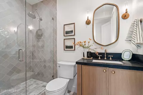 Bath - 3802 E Campbell Ave, Phoenix, AZ 85018 photo 3 of 6