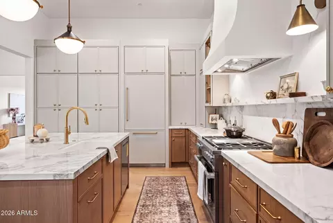 Kitchen - 3802 E Campbell Ave, Phoenix, AZ 85018 photo 4 of 6