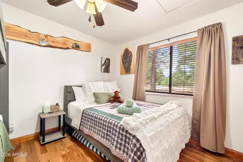 Bedroom - 2722 High Pine Loop, Overgaard, AZ 85933 photo 4 of 5