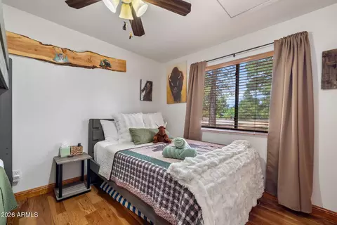 Bedroom - 2722 High Pine Loop, Overgaard, AZ 85933 photo 3 of 5