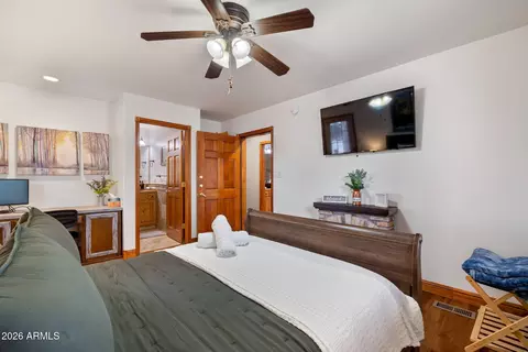 Bedroom - 2722 High Pine Loop, Overgaard, AZ 85933 photo 2 of 5