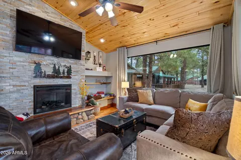 Living - 2722 High Pine Loop, Overgaard, AZ 85933 photo 2 of 2