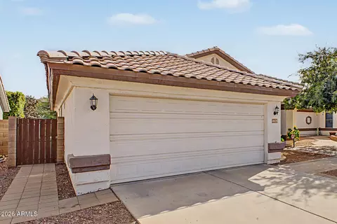 Exterior - 4625 E Lavender Ln, Phoenix, AZ 85044 photo 5 of 10