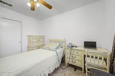 Bedroom - 4625 E Lavender Ln, Phoenix, AZ 85044 photo 2 of 4