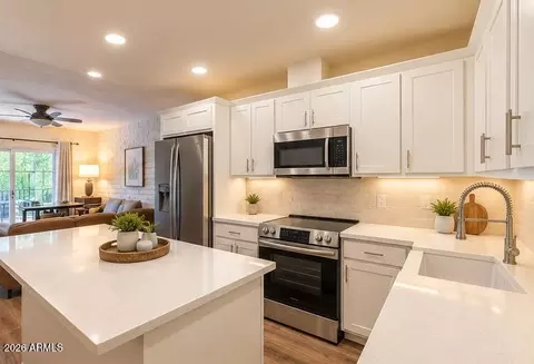 4800 N 68th St #313, Scottsdale, AZ 85251