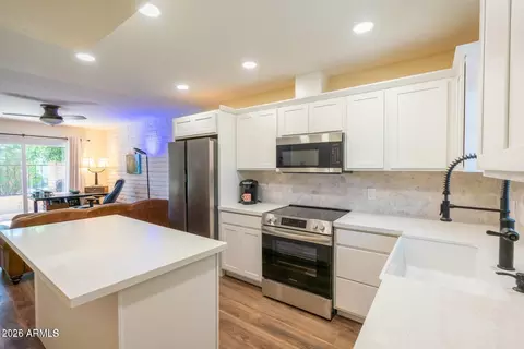 4800 N 68th St #313, Scottsdale, AZ 85251