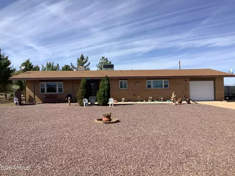 133 E Lehigh St, Pearce, AZ 85625