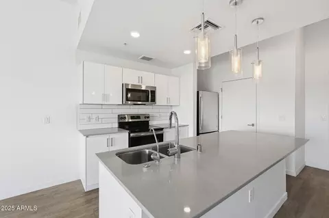 1130 N 2nd St #313, Phoenix, AZ 85004