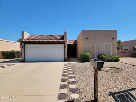26423 S Snead Dr, Sun Lakes, AZ 85248