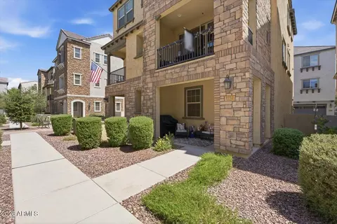 Exterior - 1732 E Dogwood Ln, Gilbert, AZ 85295 photo 2 of 7