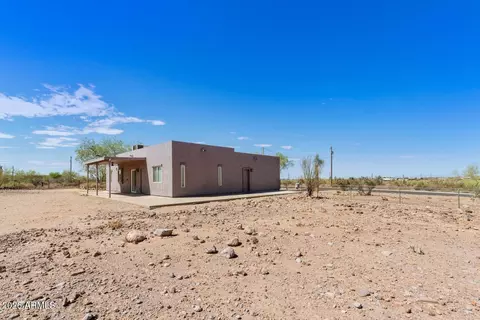 Exterior - 1775 N Mountain View Rd, Apache Junction, AZ 85119 photo 12 of 15