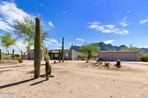 Exterior - 1775 N Mountain View Rd, Apache Junction, AZ 85119 photo 2 of 15