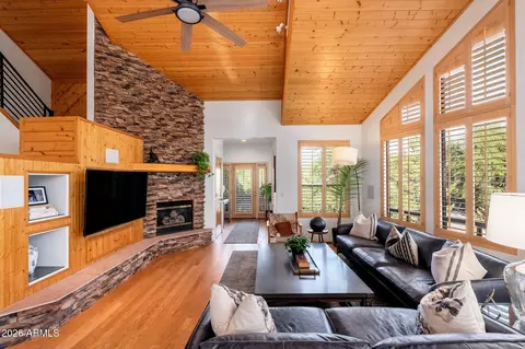 Living - 2500 E Scenic Dr, Payson, AZ 85541 photo 4 of 4