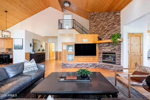 Living - 2500 E Scenic Dr, Payson, AZ 85541 photo 3 of 4