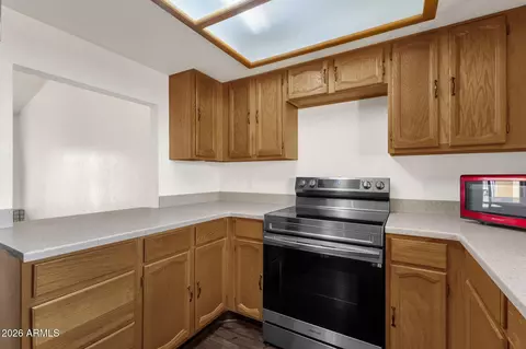 Kitchen - 8344 N 21st Dr #I204, Phoenix, AZ 85021 photo 2 of 4
