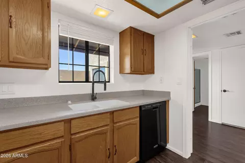 Kitchen - 8344 N 21st Dr #I204, Phoenix, AZ 85021 photo 3 of 4