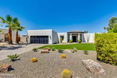Exterior - 2409 E Solano Dr, Phoenix, AZ 85016 photo 2 of 6