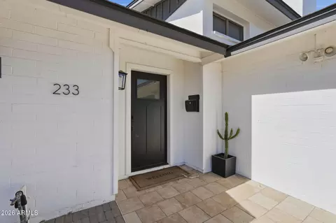 Exterior - 233 Ellis Dr, Tempe, AZ 85282 photo 3 of 8