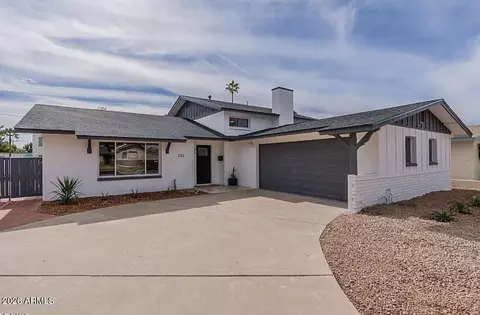 233 Ellis Dr, Tempe, AZ 85282