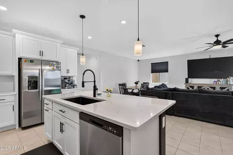 Kitchen - 19580 W Edgemont Ave, Buckeye, AZ 85396 photo 4 of 10