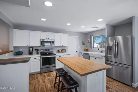 Kitchen - 10850 E Forge Cir, Mesa, AZ 85208 photo 1 of 4