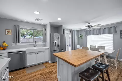 Kitchen - 10850 E Forge Cir, Mesa, AZ 85208 photo 4 of 4