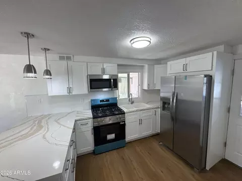 Kitchen - 2041 E Harvard St, Phoenix, AZ 85006 photo 3 of 4