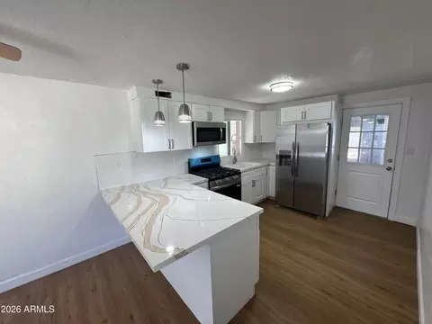 Kitchen - 2041 E Harvard St, Phoenix, AZ 85006 photo 4 of 4