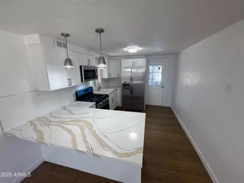 Kitchen - 2041 E Harvard St, Phoenix, AZ 85006 photo 2 of 4