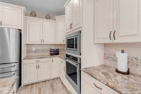 Kitchen - 10612 E Durant Dr, Mesa, AZ 85212 photo 4 of 6