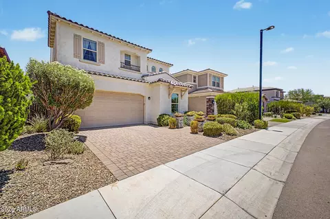 Exterior - 3251 E Bryce Ln, Phoenix, AZ 85050 photo 3 of 8