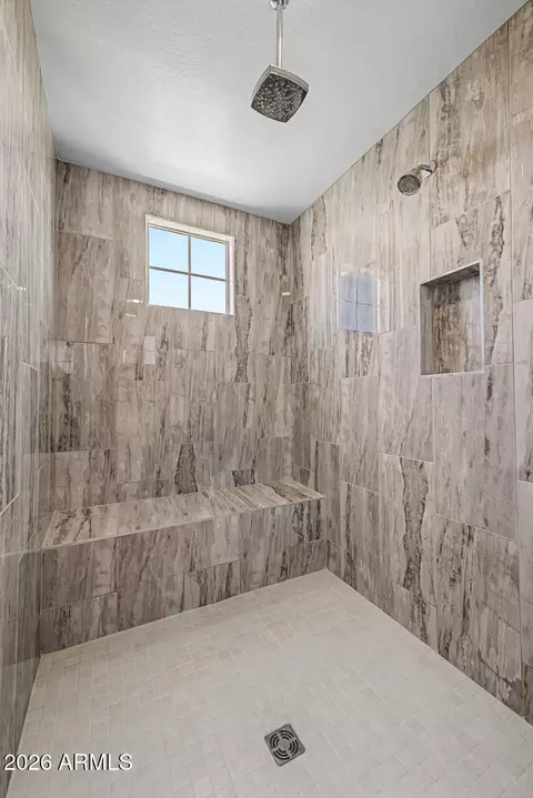 Bath - 3251 E Bryce Ln, Phoenix, AZ 85050 photo 4 of 5